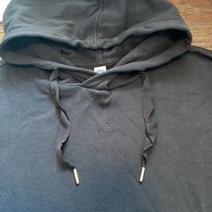 Woman’s Medium Black tunic length hoodie